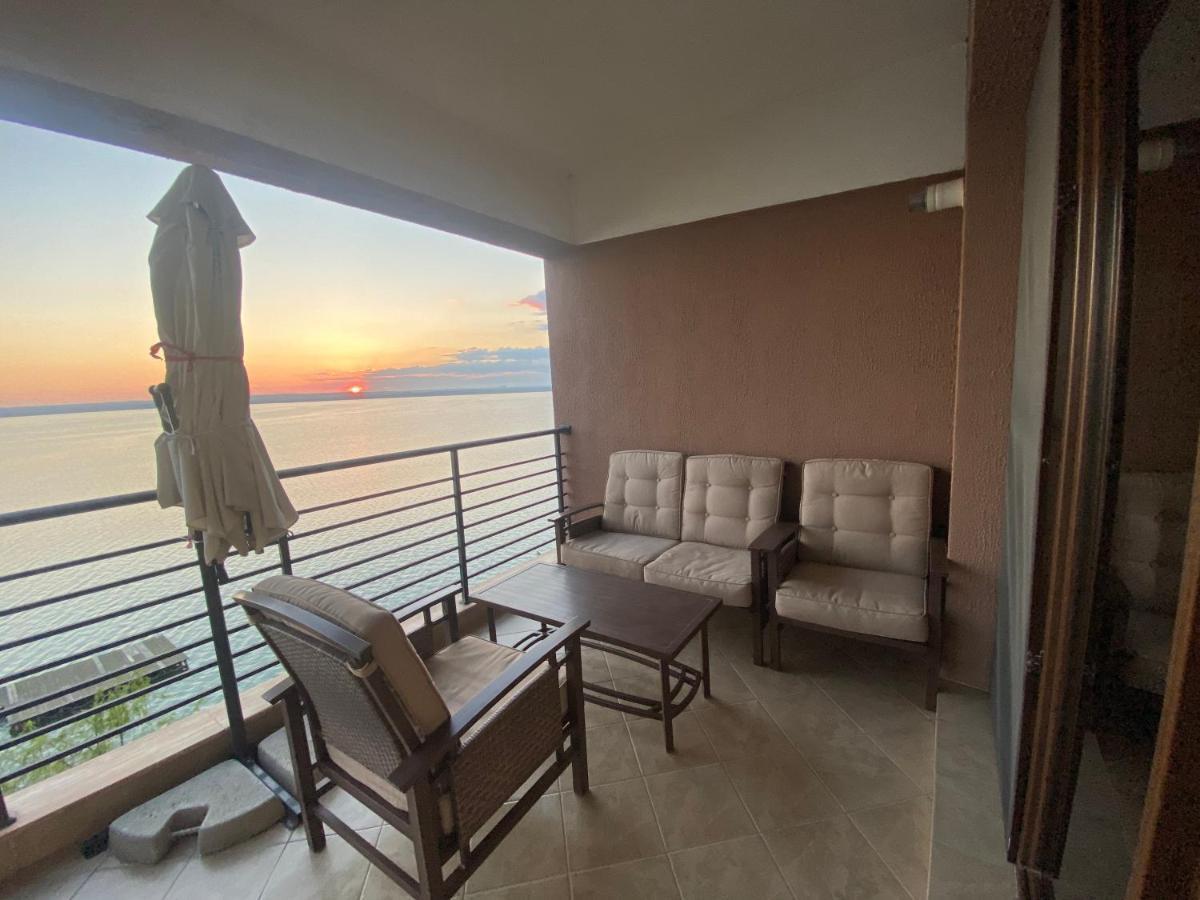 Amazing View Apartment Mamaia Exterior photo